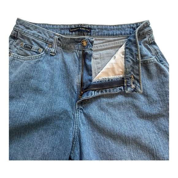 Lee Riders Women’s Light Wash Jean Shorts - Size 10 - Picture 4 of 11